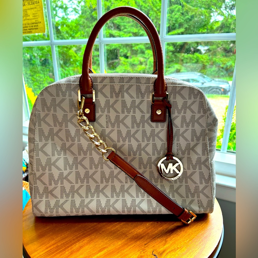Michael Kors Jet Set LogoTote